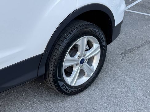 Used 2016 Ford Escape SE AWD/4WD image 13