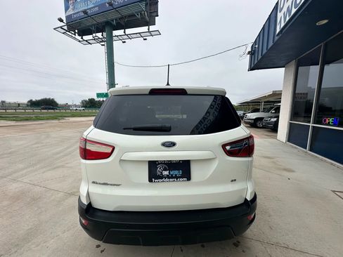Used 2021 Ford EcoSport SE w/ SE Convenience Package image 4