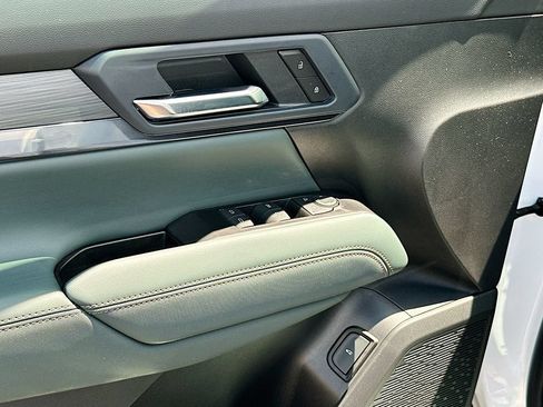 New 2026 GMC Terrain AT4 w/ LPO, Floor Liner Package AWD/4WD image 21