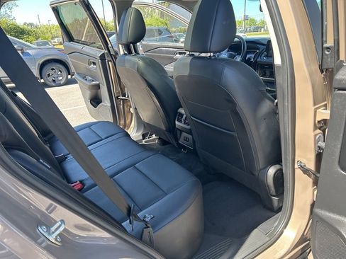 Certified 2025 Nissan Rogue SV w/ SV Premium Package image 26