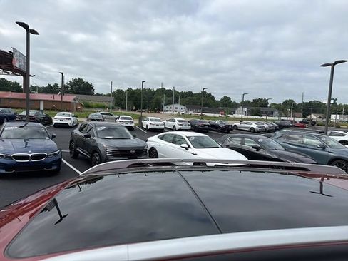 Used 2016 Nissan Rogue SL w/ SL Premium Package FWD image 4