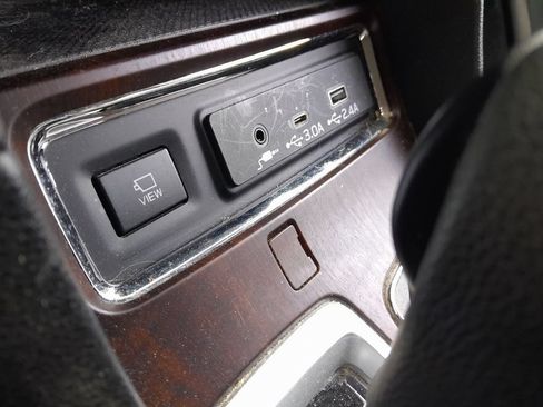 Used 2023 Subaru Ascent Touring AWD/4WD image 28