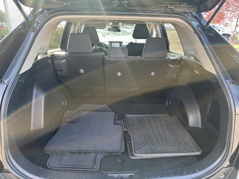 Used 2021 Toyota RAV4 LE image 14