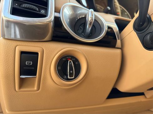 Used 2014 Porsche Cayenne S image 18