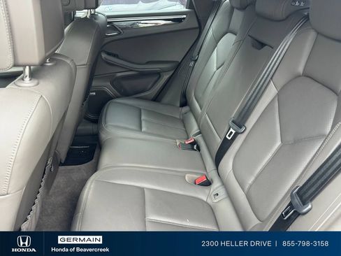 Used 2022 Porsche Macan AWD/4WD image 7