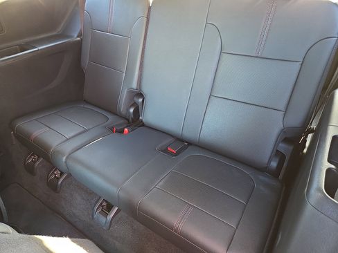 Used 2023 Chevrolet Traverse RS image 23