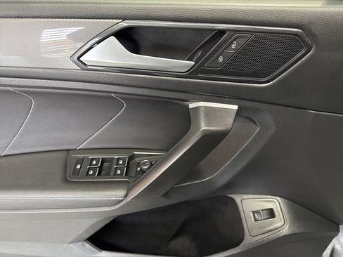 Used 2024 Volkswagen Tiguan SE image 22