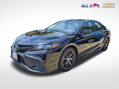 Used 2024 Toyota Camry SE w/ Audio Upgrade Package FWD image 1