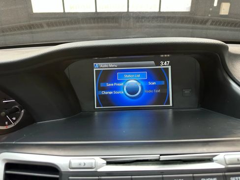 Used 2013 Honda Accord LX image 23