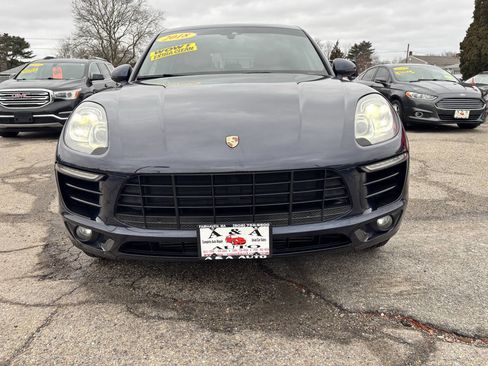 Used 2018 Porsche Macan Base AWD 4dr SUV image 64