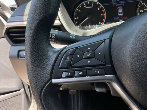 Used 2024 Nissan Altima 2.5 SV FWD image 29