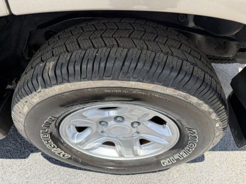 Used 2000 Toyota 4Runner Limited RWD image 8