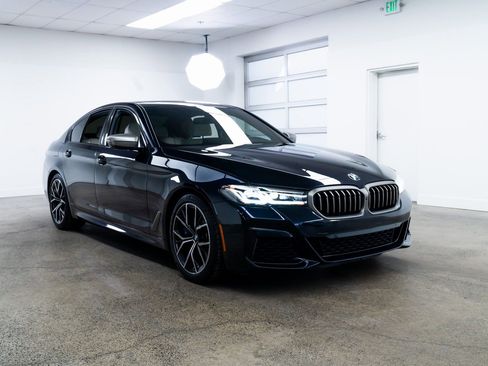 Used 2023 BMW M550i xDrive M550i xDrive w/ Parking Assistance Package image 28