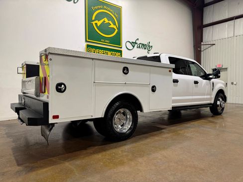 Used 2021 Ford F350 XLT image 8