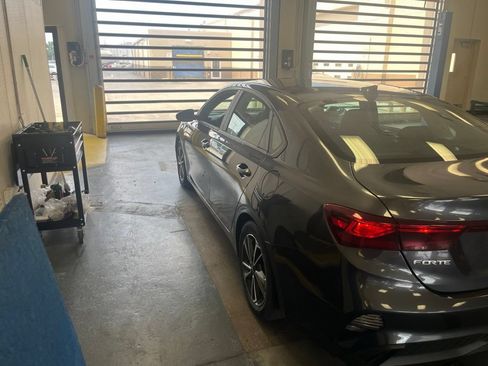 Used 2022 Kia Forte LXS FWD image 10