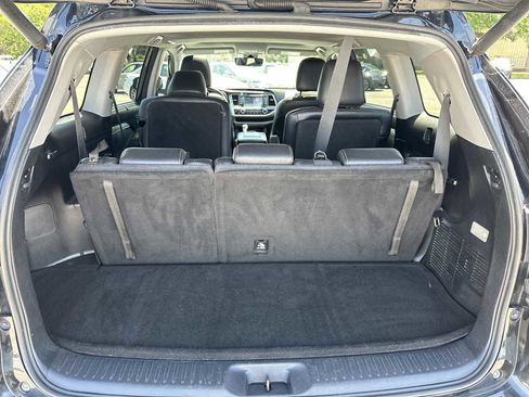 Used 2018 Toyota Highlander XLE FWD image 25