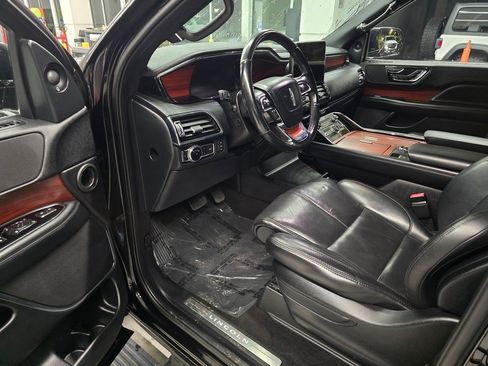 Used 2021 Lincoln Navigator Reserve AWD/4WD image 18