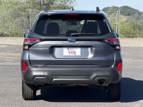 Used 2025 Subaru Forester Premium AWD/4WD image 4