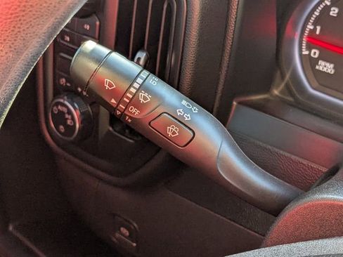 Used 2020 Chevrolet Silverado 1500 Custom w/ Custom Value Package image 18