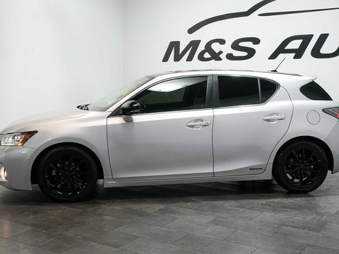 Used 2011 Lexus CT 200h Premium w/ Leather Pkg FWD image 3