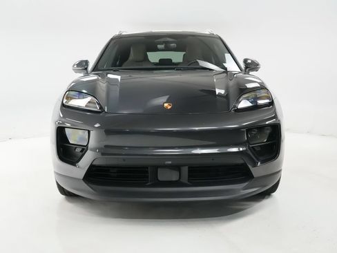 Used 2025 Porsche Macan 4S Electric AWD/4WD image 7