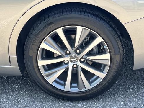 Used 2019 Lexus ES 350 w/ Accessory Package 2 FWD image 11