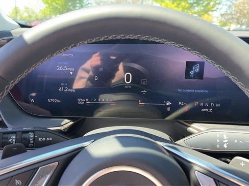 Used 2025 Buick Envision Avenir AWD/4WD image 16