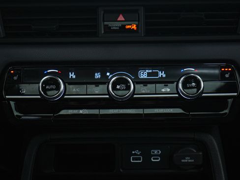 Used 2024 Honda Pilot Touring image 21