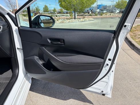 Used 2025 Toyota Corolla LE w/ LE Premium Package image 19