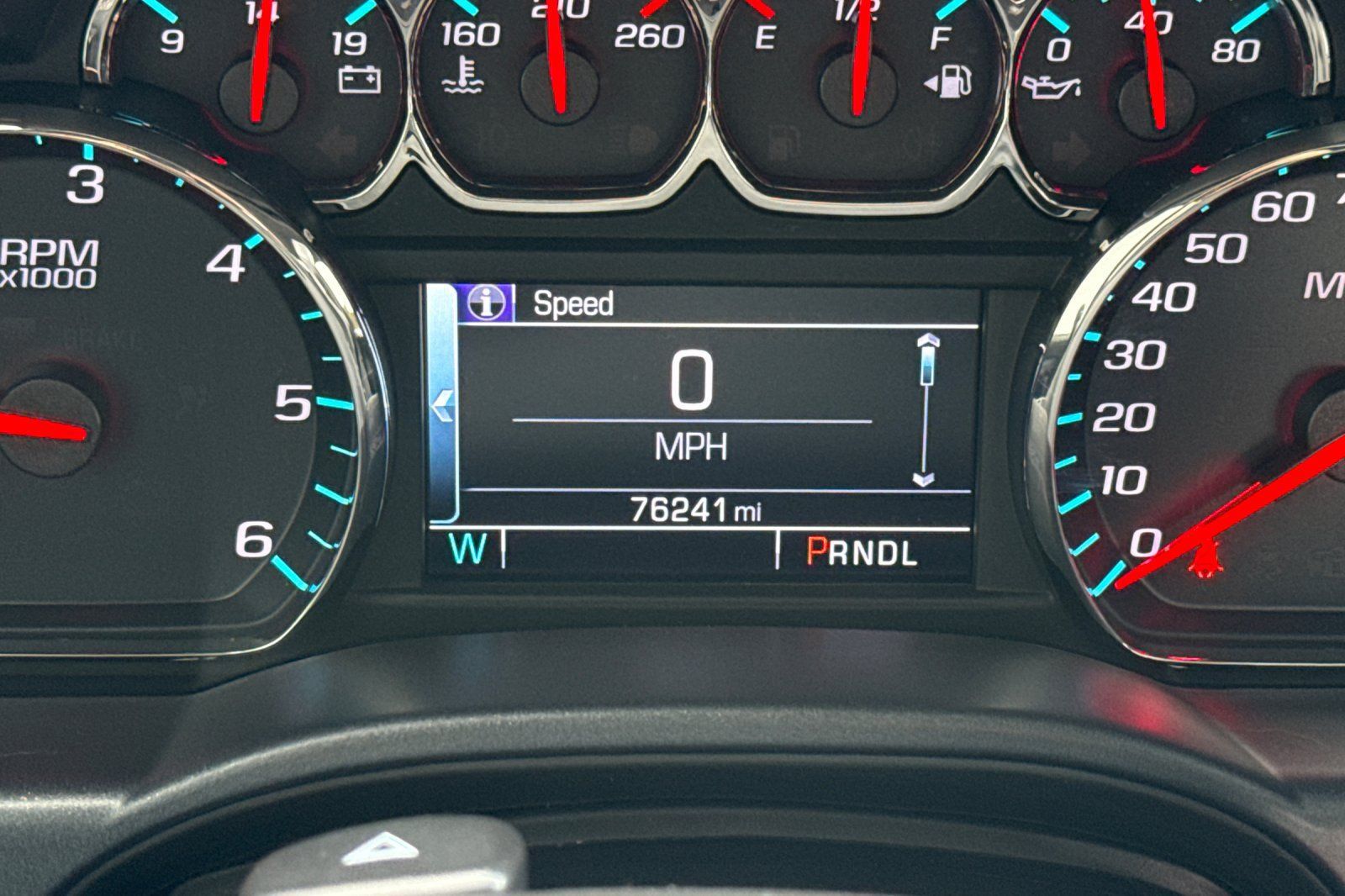 Used 2018 Chevrolet Silverado 1500 LT w/ LT Eassist Package AWD/4WD image 24