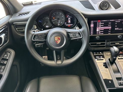Certified 2022 Porsche Macan AWD/4WD image 14