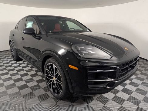New 2026 Porsche Cayenne GTS AWD/4WD image 9