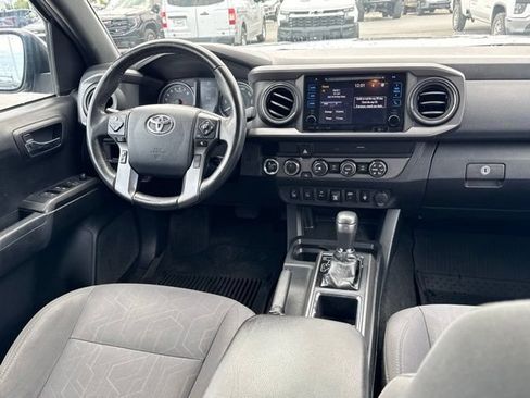 Used 2019 Toyota Tacoma TRD Off-Road w/ Technology Package AWD/4WD image 19