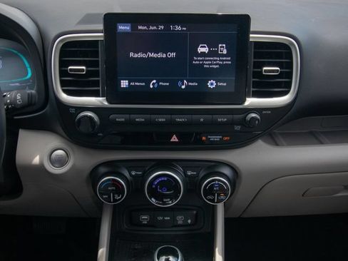 Used 2026 Hyundai Venue SEL FWD image 21