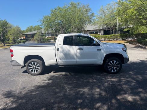 Used 2018 Toyota Tundra SR5 w/ SR5 Upgrade Package image 7