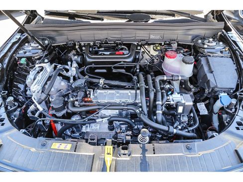 Used 2024 Mercedes-Benz EQB 300 4MATIC image 25