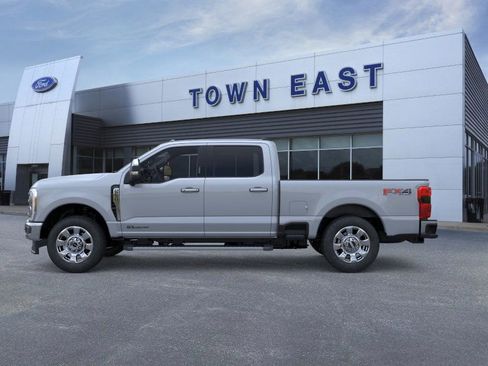 New 2026 Ford F250 Lariat w/ Chrome Package image 3