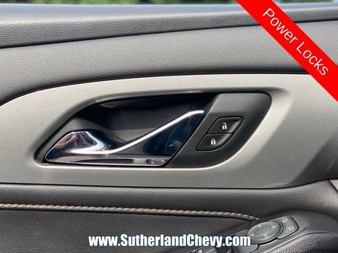 Used 2020 Chevrolet Traverse LT w/ LT Premium Package FWD image 14