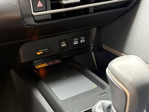 Used 2025 Toyota Camry SE FWD image 24