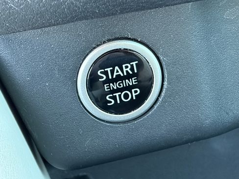 Used 2023 Nissan Rogue SL w/ SL Premium Package FWD image 32