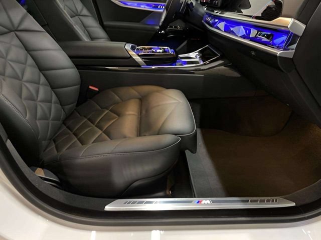 Used 2026 BMW 740i RWD image 82
