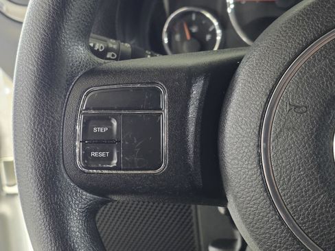 Used 2014 Jeep Wrangler Sport image 30