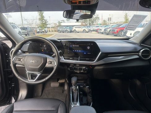 Used 2024 Chevrolet Trax ACTIV w/ Sunroof Package image 25