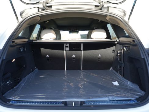 New 2026 Mercedes-Benz GLC 300 4MATIC image 17