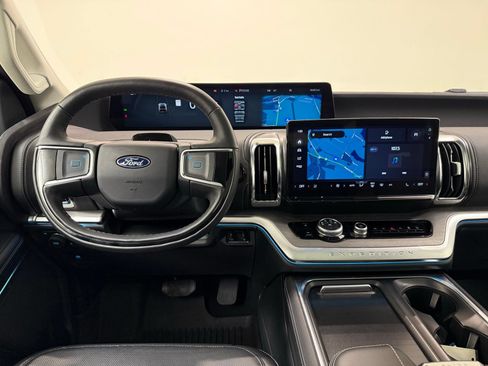 Used 2025 Ford Expedition Platinum AWD/4WD image 30