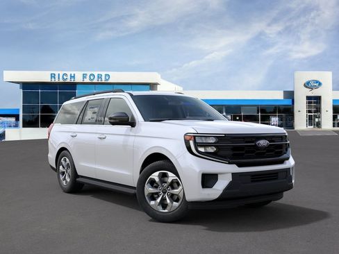 New 2027 Ford Expedition Active AWD/4WD image 4