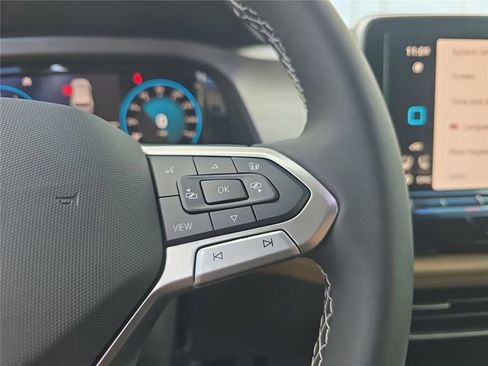 New 2026 Volkswagen Atlas Cross Sport SE FWD image 19