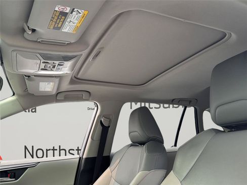 Used 2019 Toyota RAV4 XLE Premium w/ Cold Weather Package AWD/4WD image 19