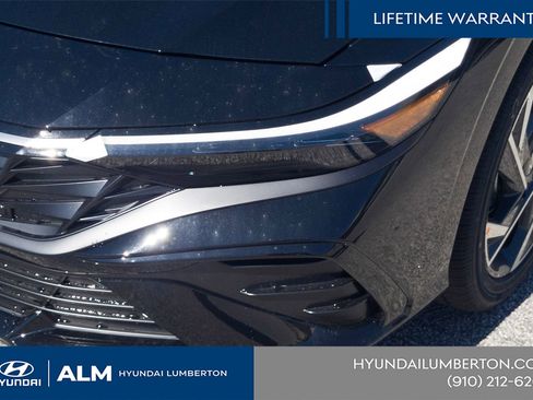 New 2026 Hyundai Elantra Limited FWD image 12