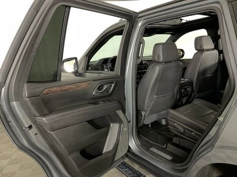 Used 2021 Chevrolet Tahoe Z71 w/ Z71 Signature Package AWD/4WD image 28